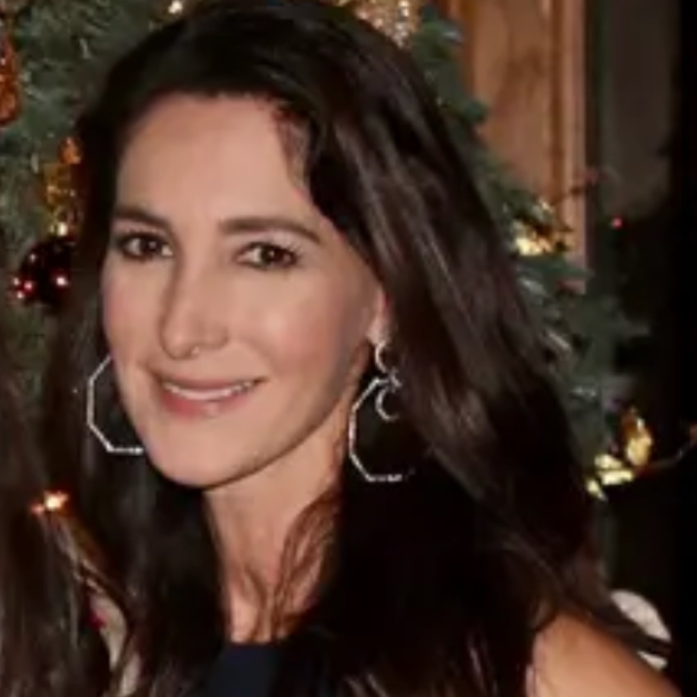 Meet your Posher, Leonor